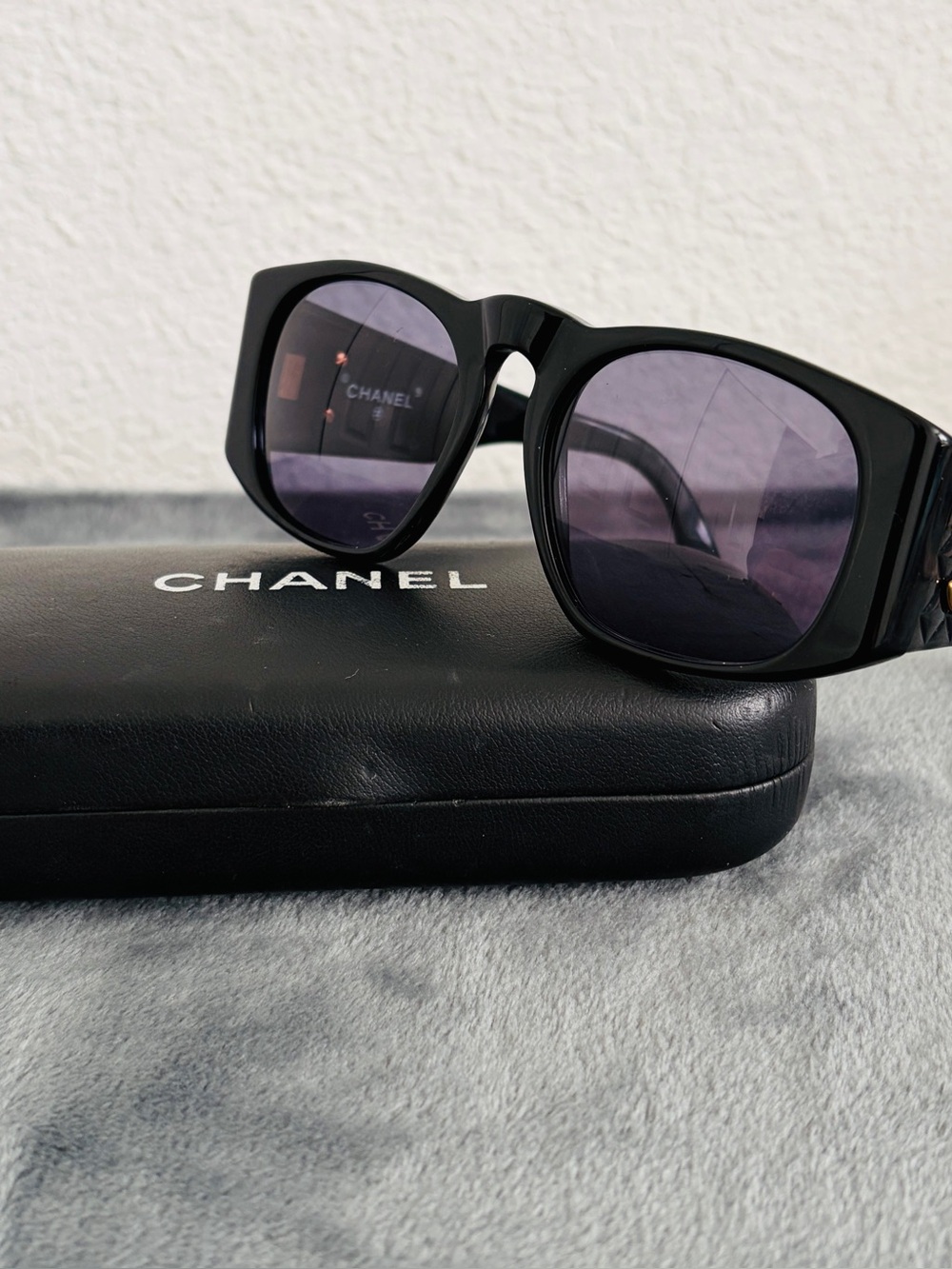 Authentic CHANEL Quilted Coco Mark Black Matelasse Sunglasses Black Gold Logo